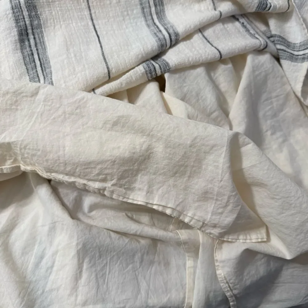 Abercrombie & Fitch Ivory & Black Wide-Flowy Crinkle Cotton Dress